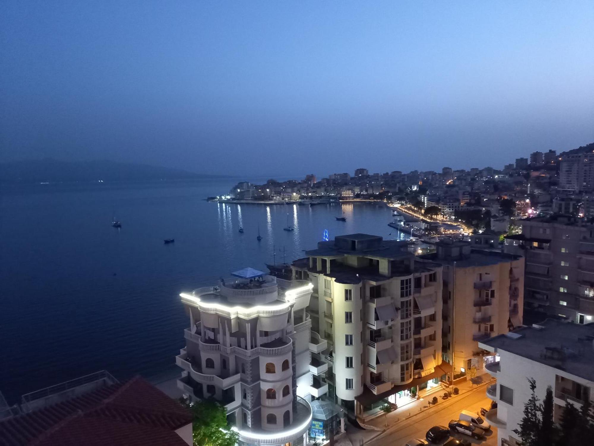 Bay View Apartment Sarandë Buitenkant foto
