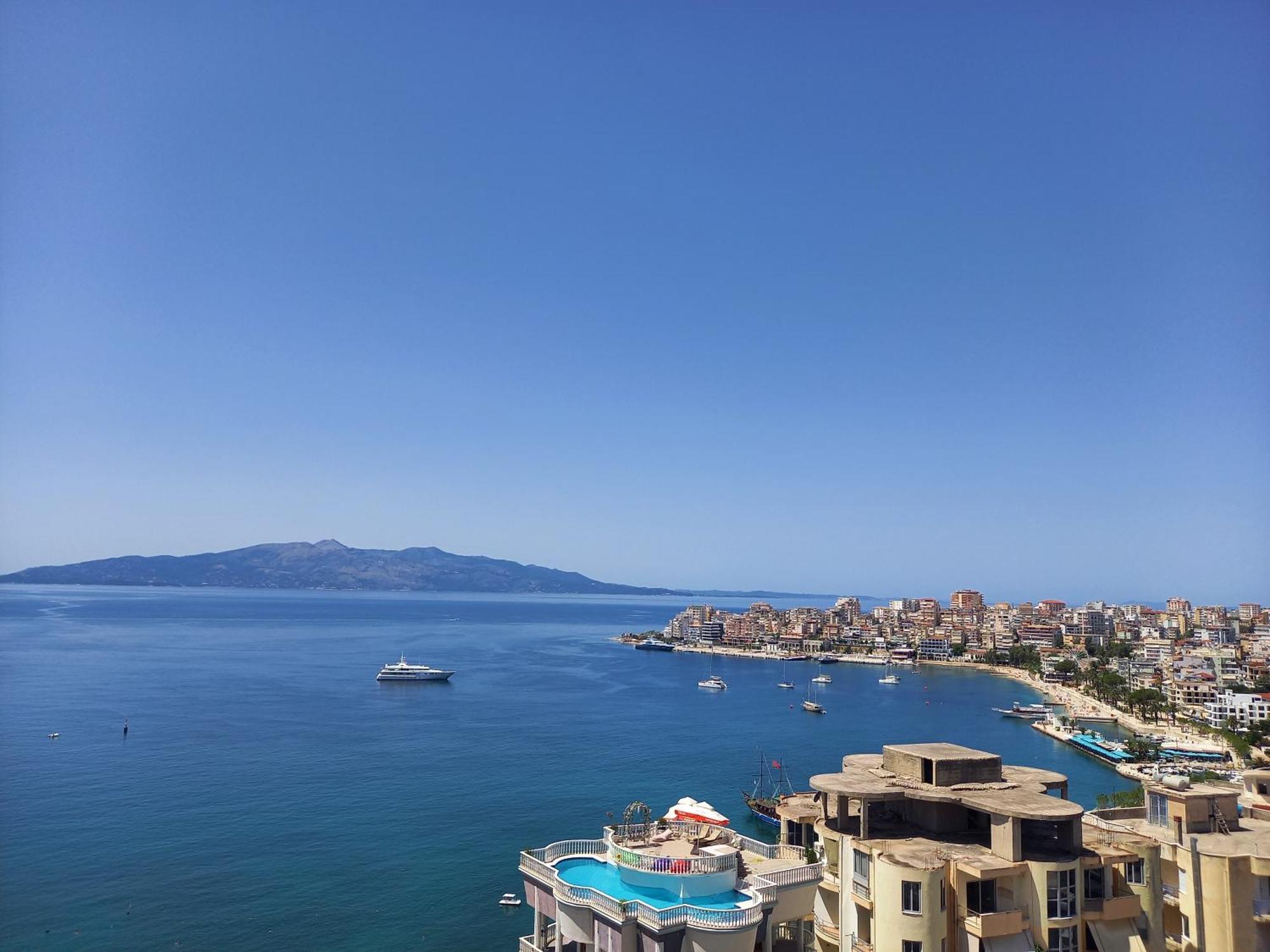 Bay View Apartment Sarandë Buitenkant foto