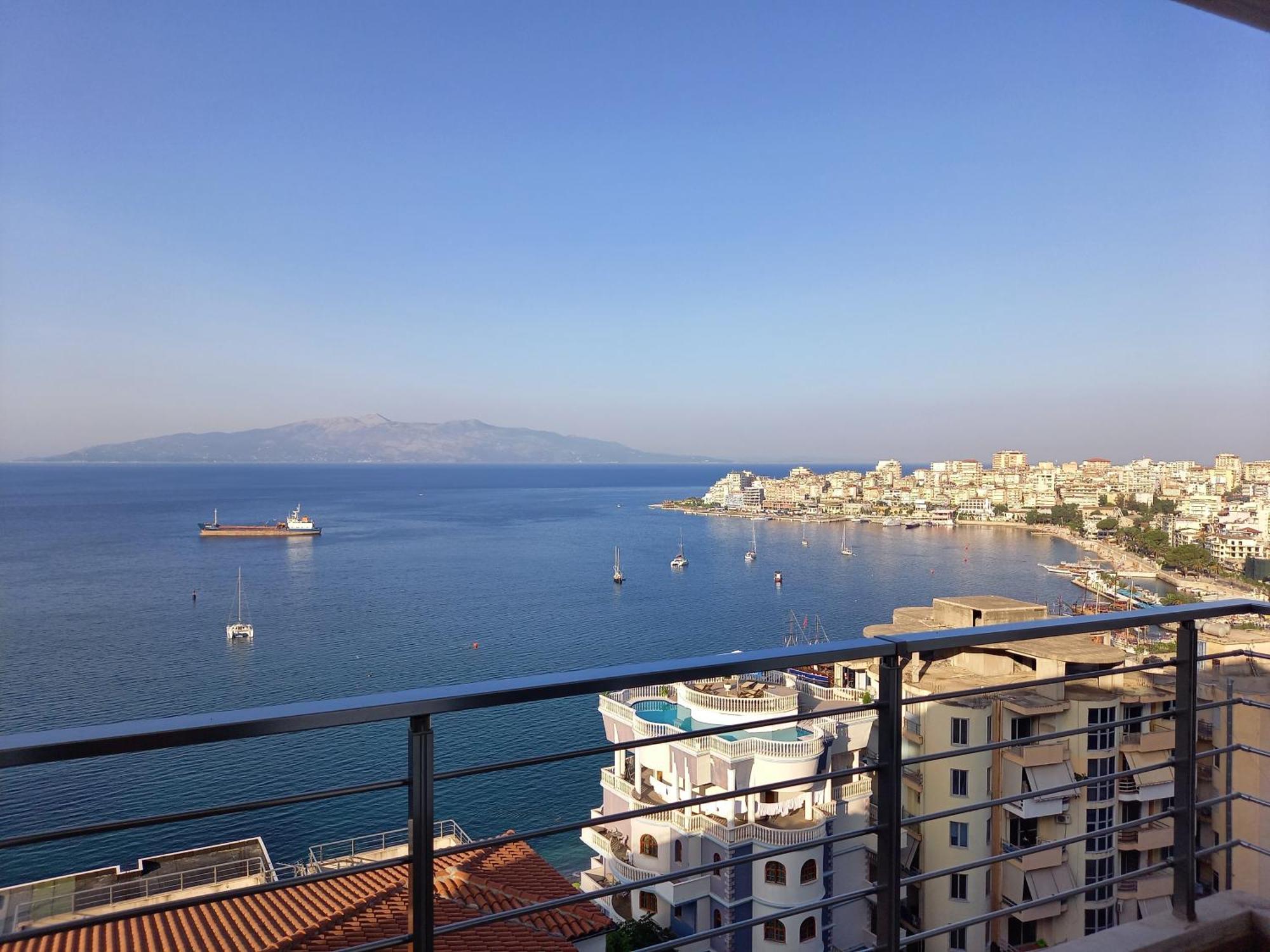 Bay View Apartment Sarandë Buitenkant foto