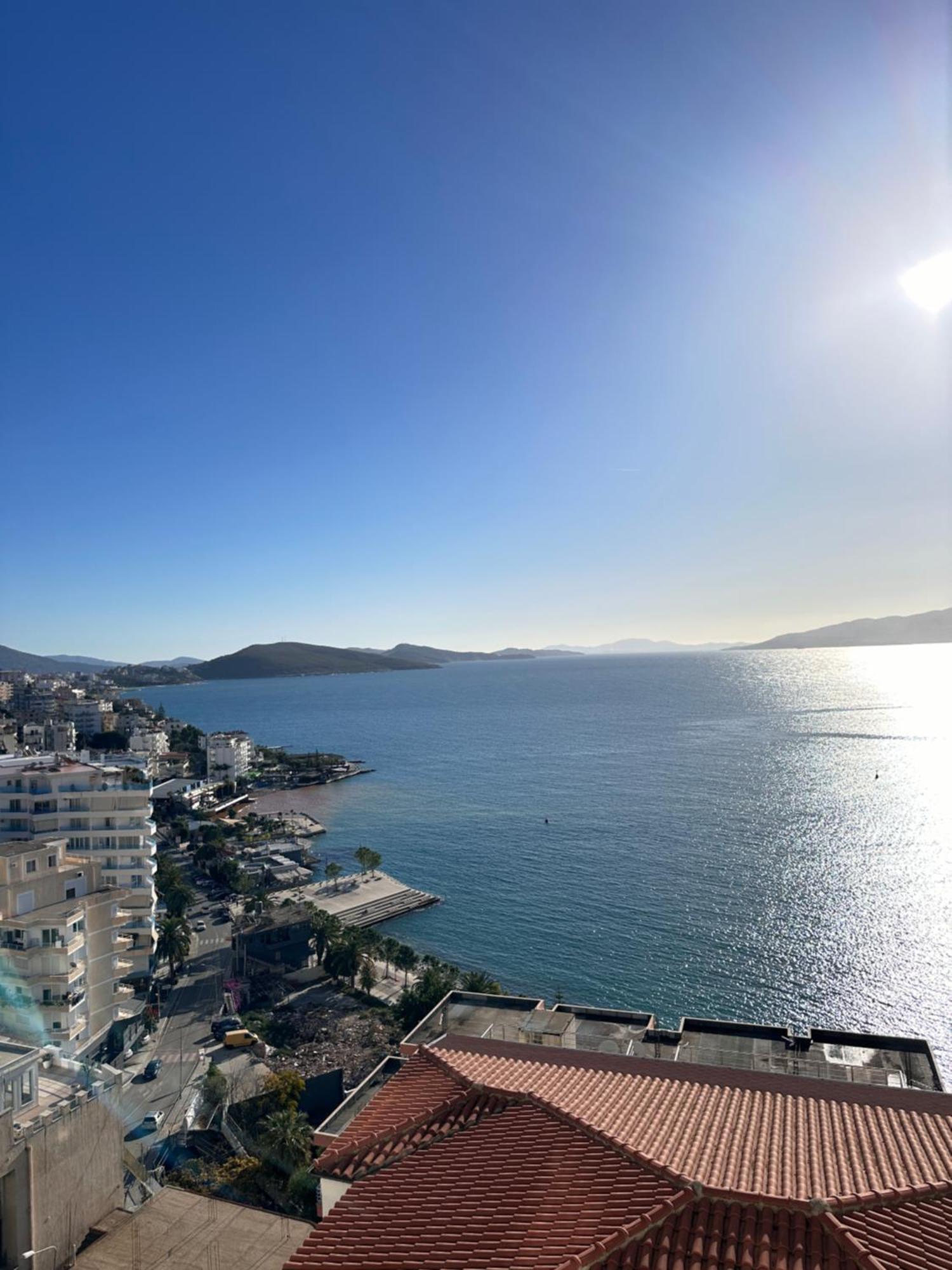 Bay View Apartment Sarandë Buitenkant foto