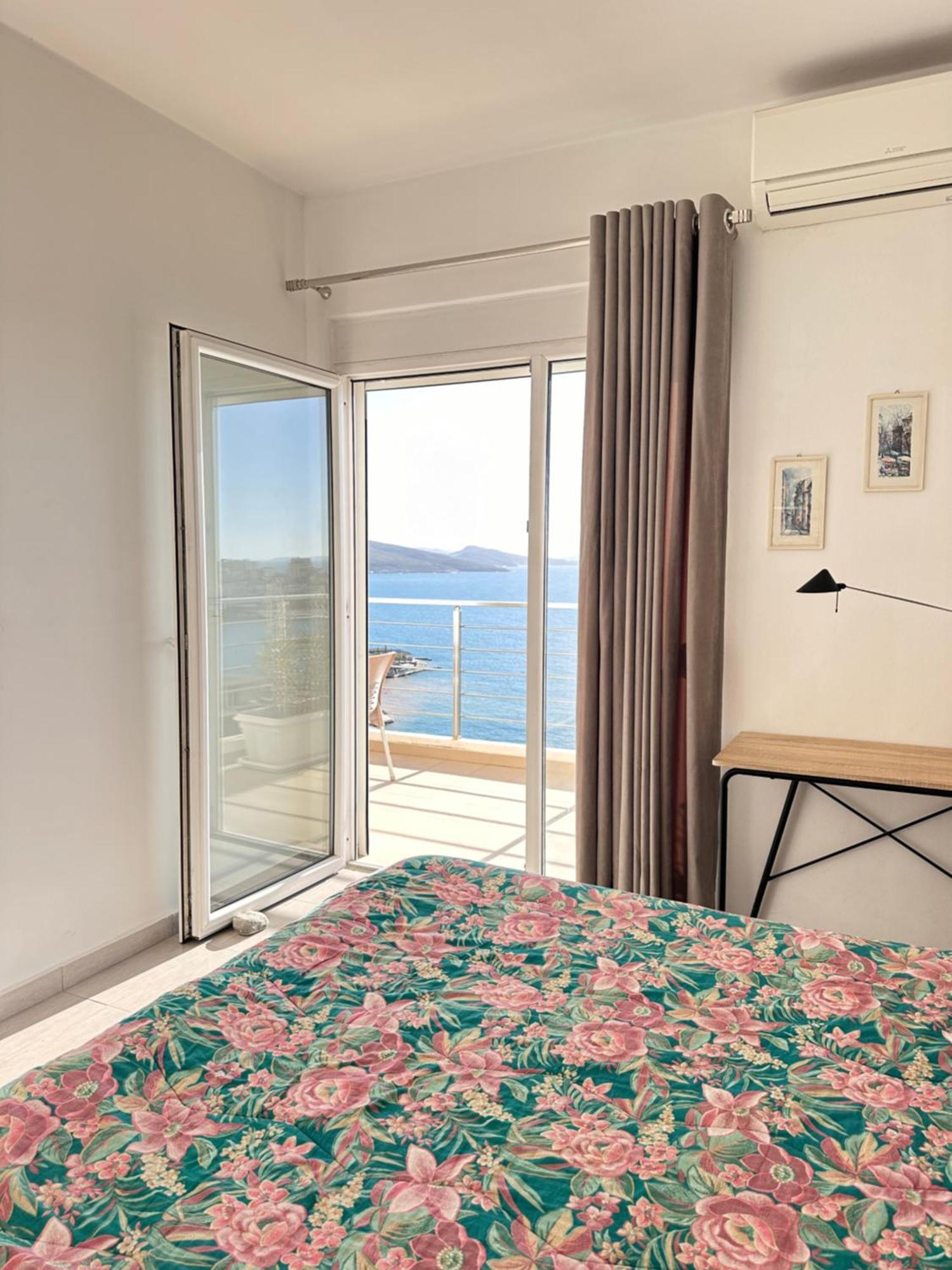 Bay View Apartment Sarandë Buitenkant foto