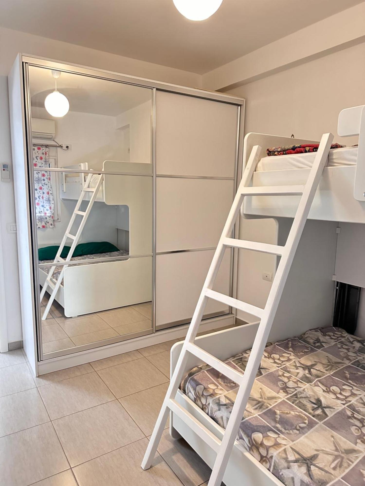 Bay View Apartment Sarandë Buitenkant foto