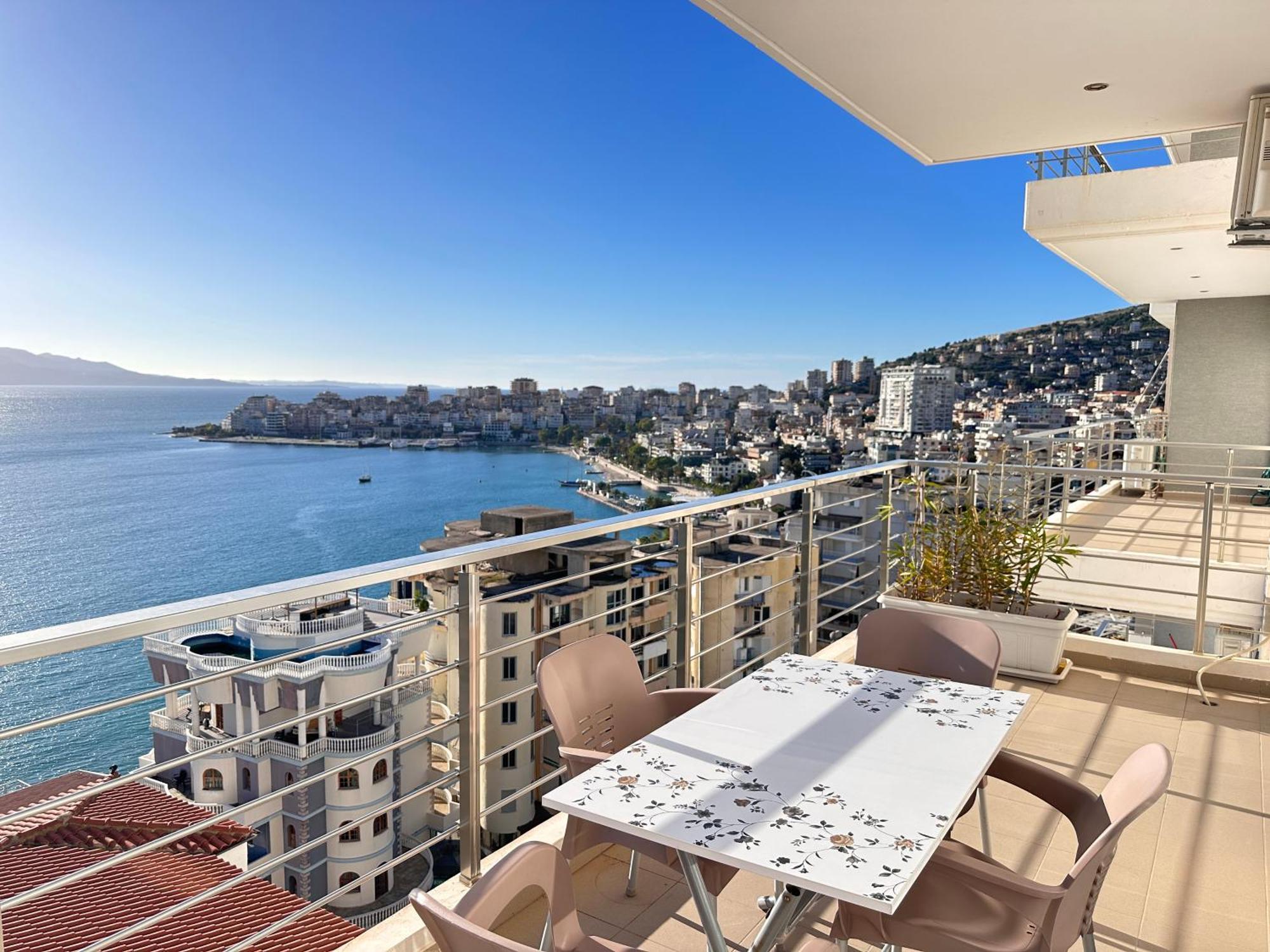 Bay View Apartment Sarandë Buitenkant foto