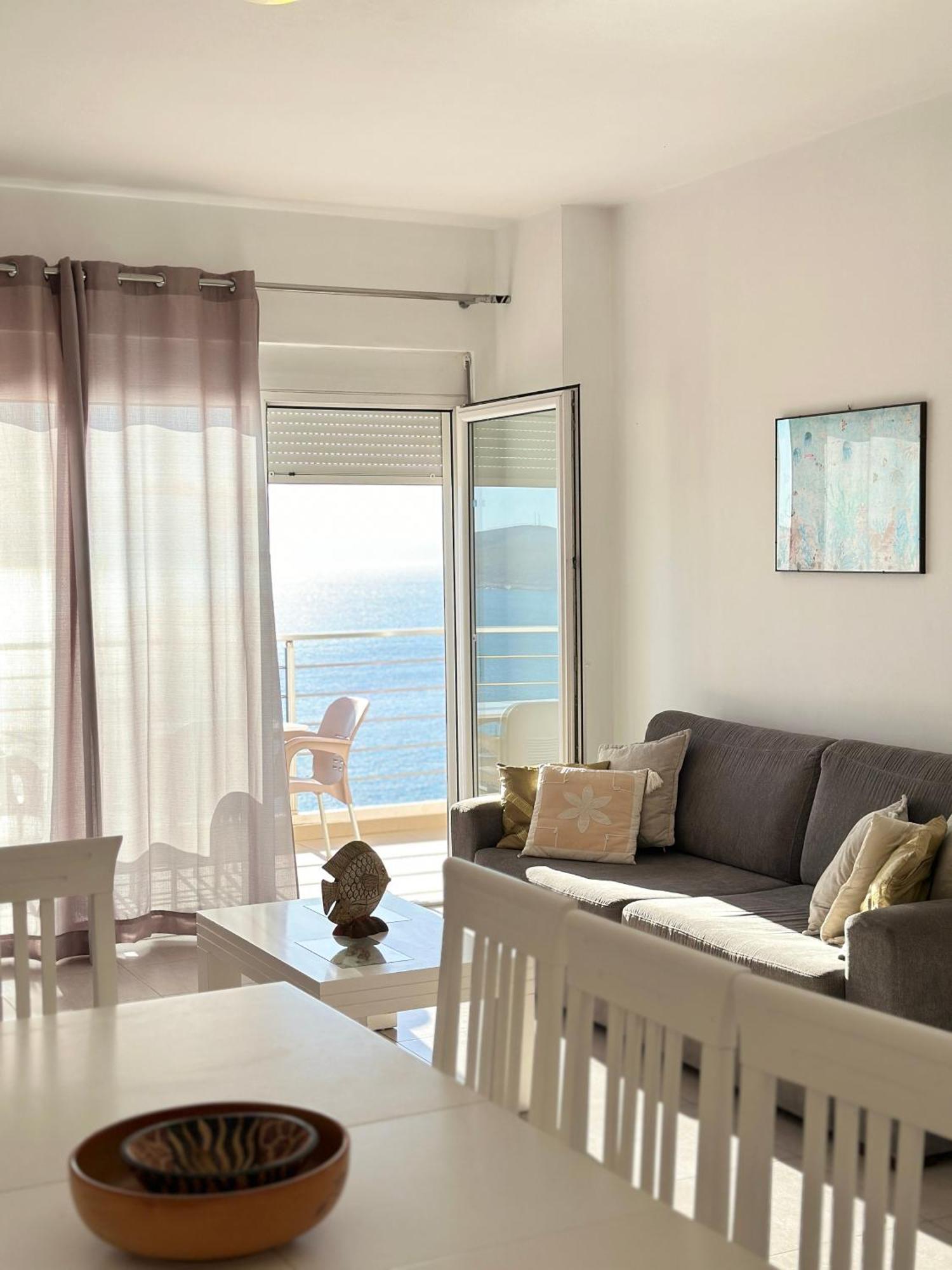 Bay View Apartment Sarandë Buitenkant foto