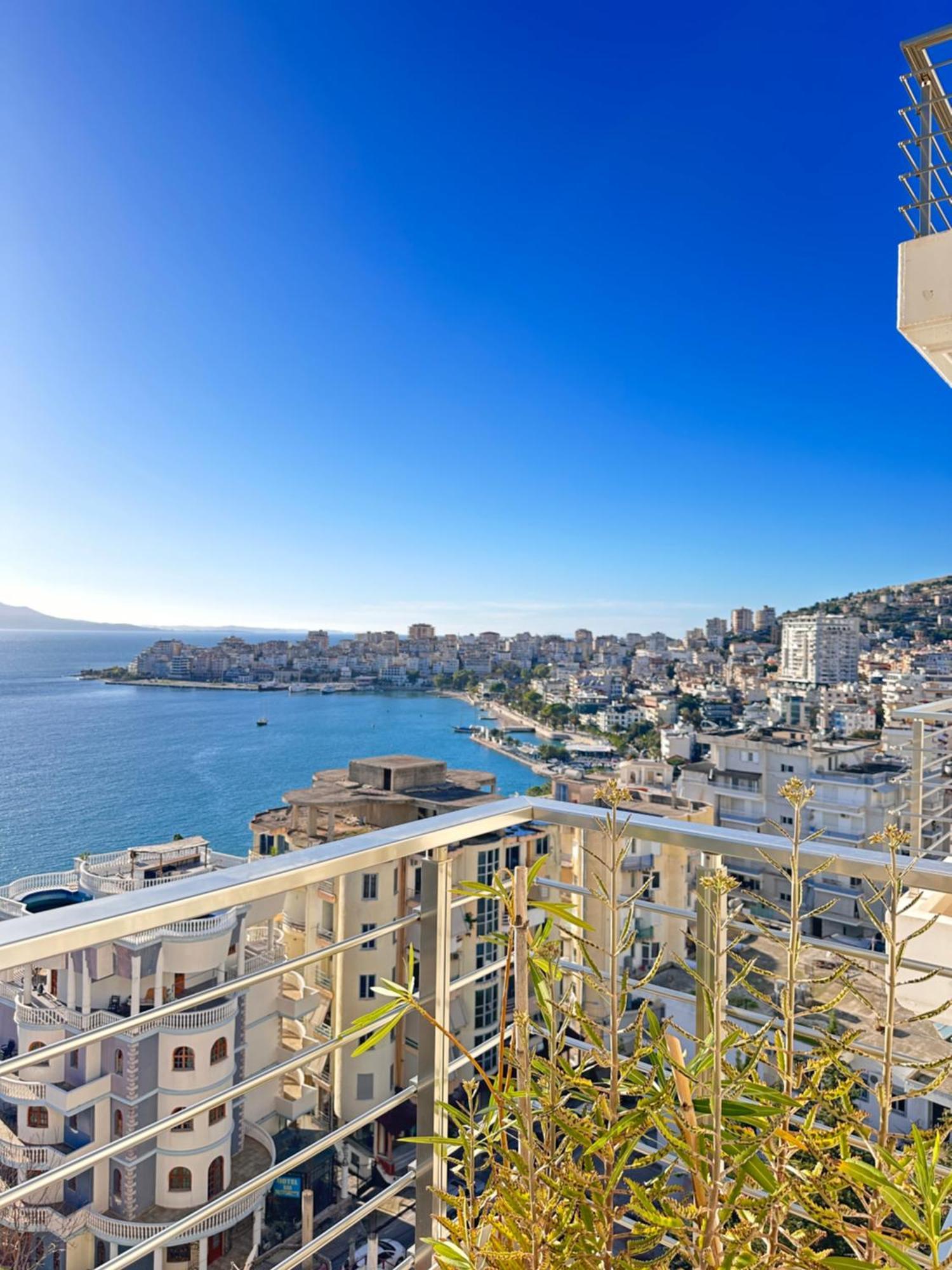 Bay View Apartment Sarandë Buitenkant foto