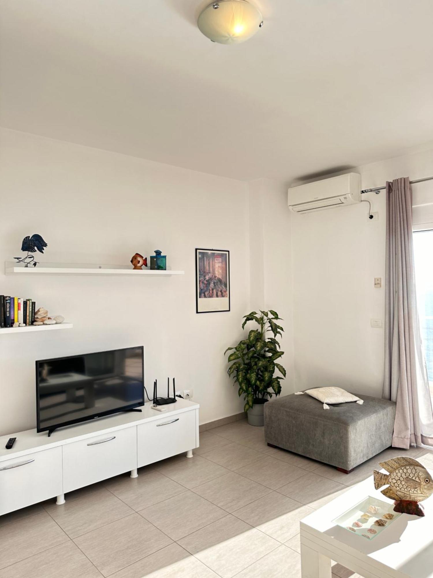 Bay View Apartment Sarandë Buitenkant foto